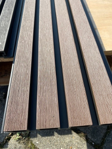 WPC in de kleur Rosewood